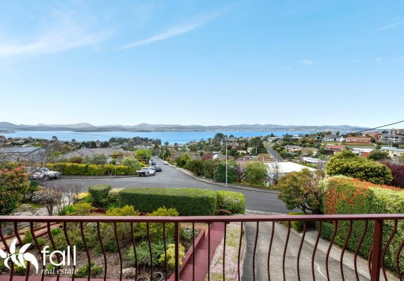 Fall Real Estate 32 Coolabah Road, SANDY BAY TAS 7005