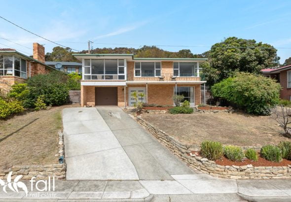 Fall Real Estate 3 St Helens Street, LINDISFARNE TAS 7015