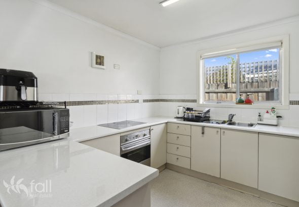 Fall Real Estate 2/11 Johnston Street, MOONAH TAS 7009