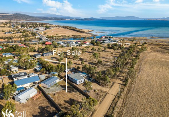 Fall Real Estate 28 Gellibrand Street, DUNALLEY TAS 7177