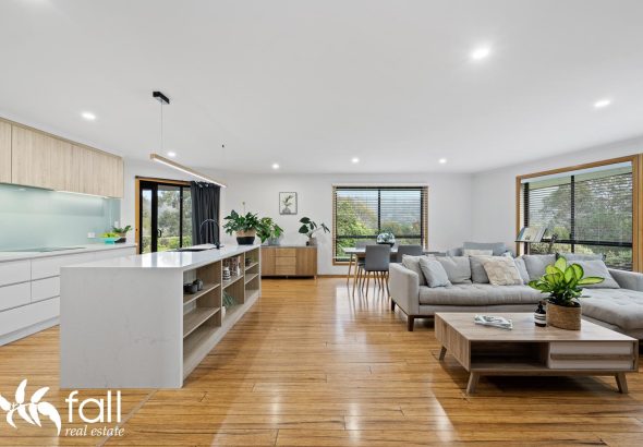 Fall Real Estate 20 Trowenna Rise, MARGATE TAS 7054