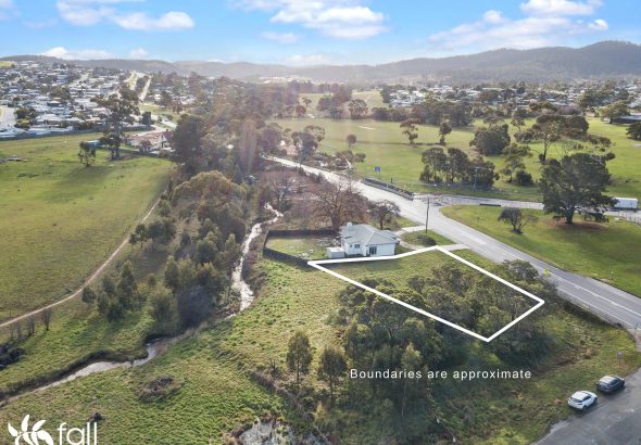 Fall Real Estate 7 South Arm Road, ROKEBY TAS 7019