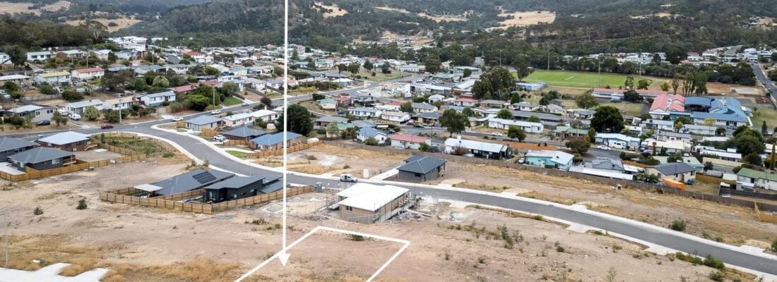 Kelly Fall & Jo Brownless Kelly Fall, Jo Brownless Fall Real Estate Kelly Fall & Jo Brownless