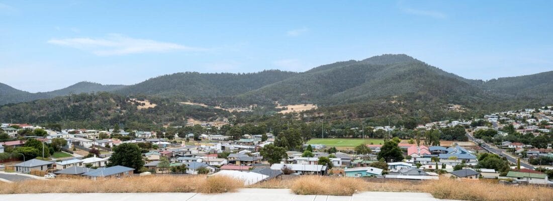 Kelly Fall & Jo Brownless Kelly Fall, Jo Brownless Fall Real Estate Kelly Fall & Jo Brownless