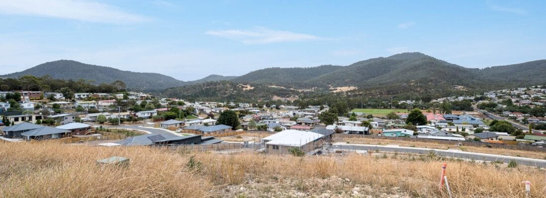 Kelly Fall & Jo Brownless Kelly Fall, Jo Brownless Fall Real Estate Kelly Fall & Jo Brownless