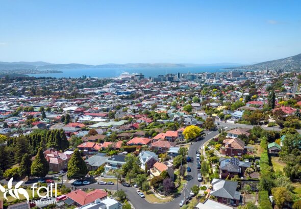 Fall Real Estate 2/25A Elphinstone Road, MOUNT STUART TAS 7000
