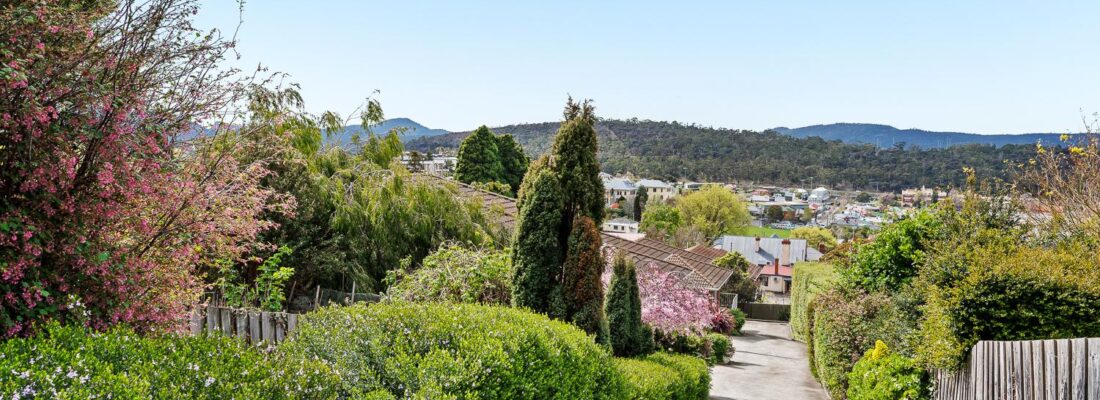 Kelly Fall & Jo Brownless Kelly Fall, Jo Brownless Fall Real Estate Kelly Fall & Jo Brownless