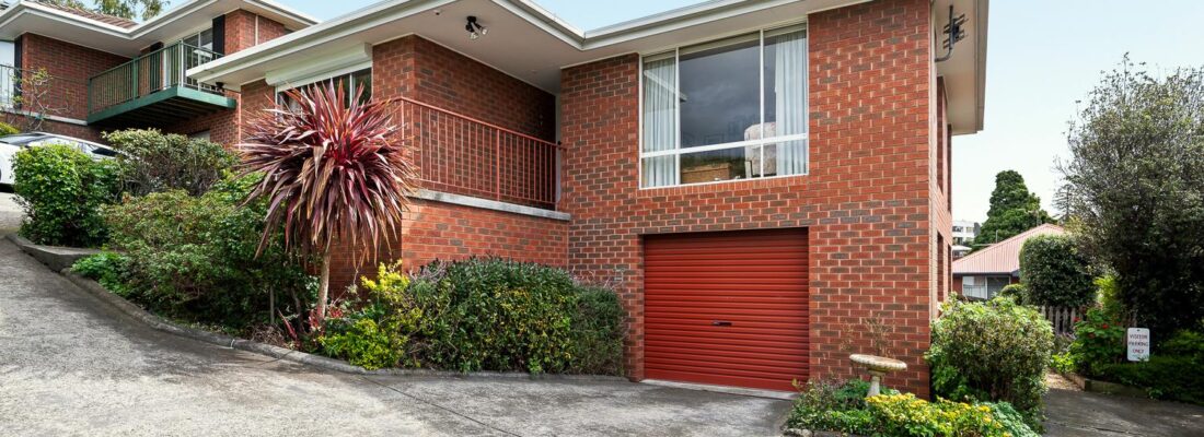 Kelly Fall & Jo Brownless Kelly Fall, Jo Brownless Fall Real Estate Kelly Fall & Jo Brownless