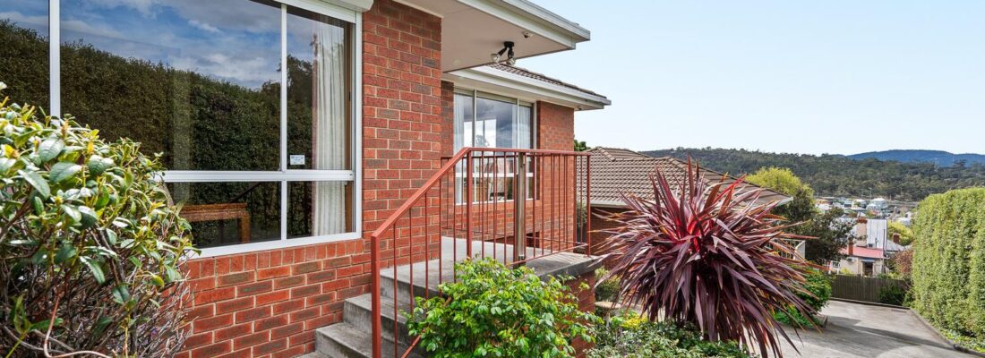 Kelly Fall & Jo Brownless Kelly Fall, Jo Brownless Fall Real Estate Kelly Fall & Jo Brownless