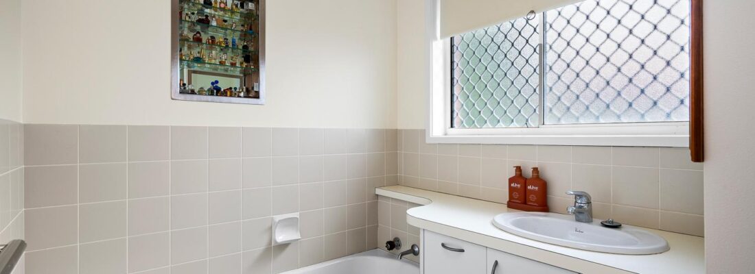 Kelly Fall & Jo Brownless Kelly Fall, Jo Brownless Fall Real Estate Kelly Fall & Jo Brownless