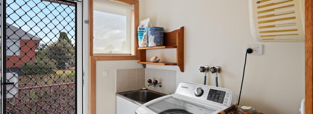 Kelly Fall & Jo Brownless Kelly Fall, Jo Brownless Fall Real Estate Kelly Fall & Jo Brownless