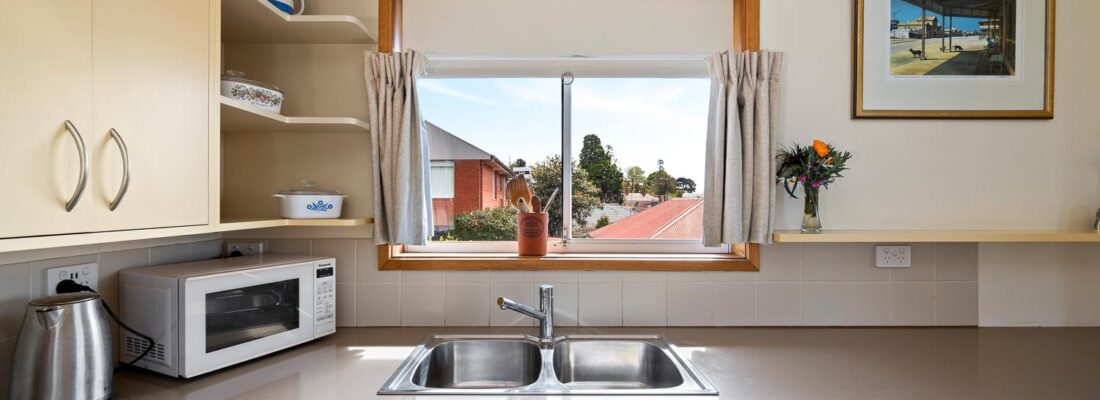 Kelly Fall & Jo Brownless Kelly Fall, Jo Brownless Fall Real Estate Kelly Fall & Jo Brownless