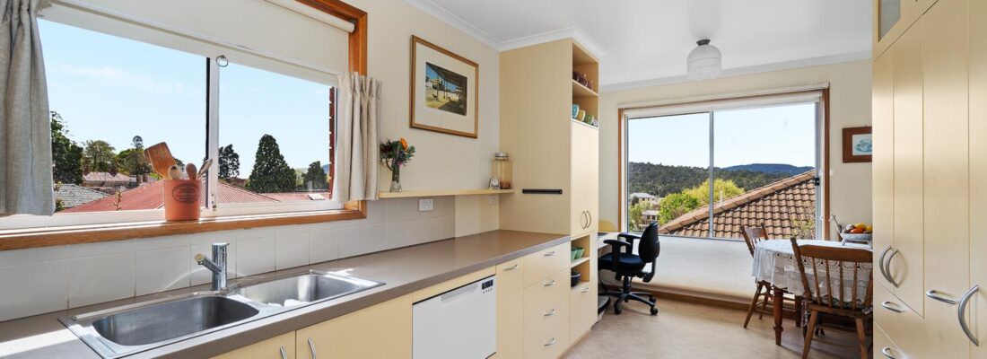 Kelly Fall & Jo Brownless Kelly Fall, Jo Brownless Fall Real Estate Kelly Fall & Jo Brownless