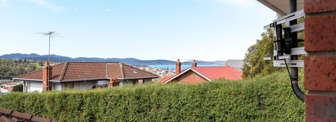 Kelly Fall & Jo Brownless Kelly Fall, Jo Brownless Fall Real Estate Kelly Fall & Jo Brownless