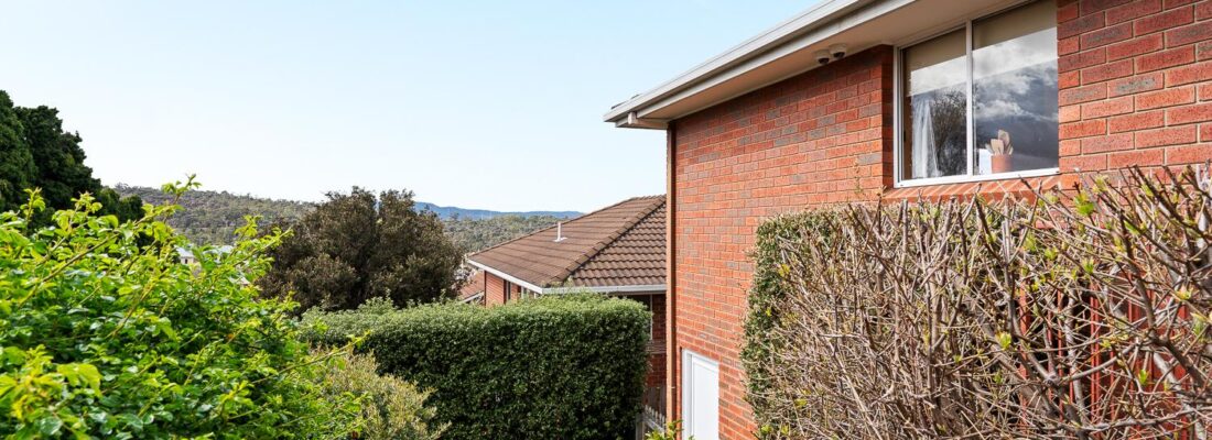 Kelly Fall & Jo Brownless Kelly Fall, Jo Brownless Fall Real Estate Kelly Fall & Jo Brownless