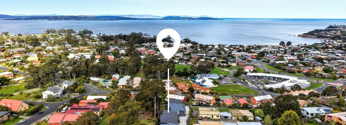 Kelly Fall & Jo Brownless Kelly Fall, Jo Brownless Fall Real Estate Kelly Fall & Jo Brownless