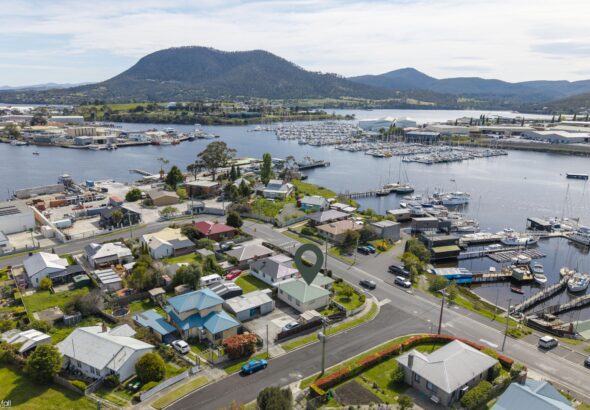 44 Gepp Parade, DERWENT PARK TAS 7009 Properties Sold Hobart Fall Real Estate 44 Gepp Parade, DERWENT PARK TAS 7009