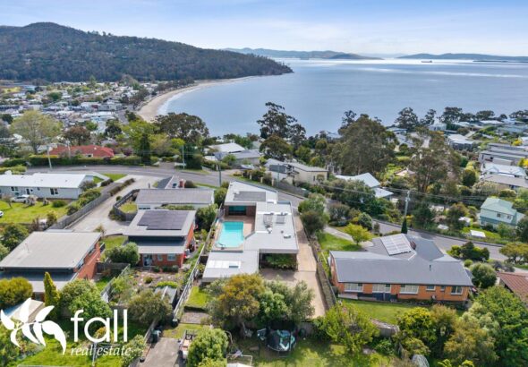 79 Roslyn Avenue, KINGSTON BEACH TAS 7050 Properties Sold Hobart Fall Real Estate 79 Roslyn Avenue, KINGSTON BEACH TAS 7050
