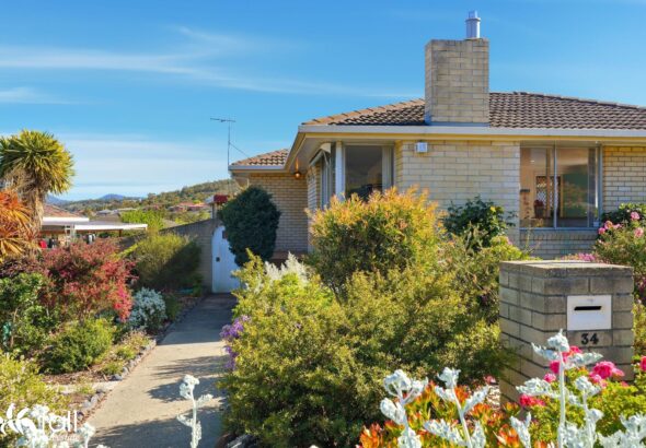 34 Golf Links Road, GEILSTON BAY TAS 7015 Properties Sold Hobart Fall Real Estate 34 Golf Links Road, GEILSTON BAY TAS 7015