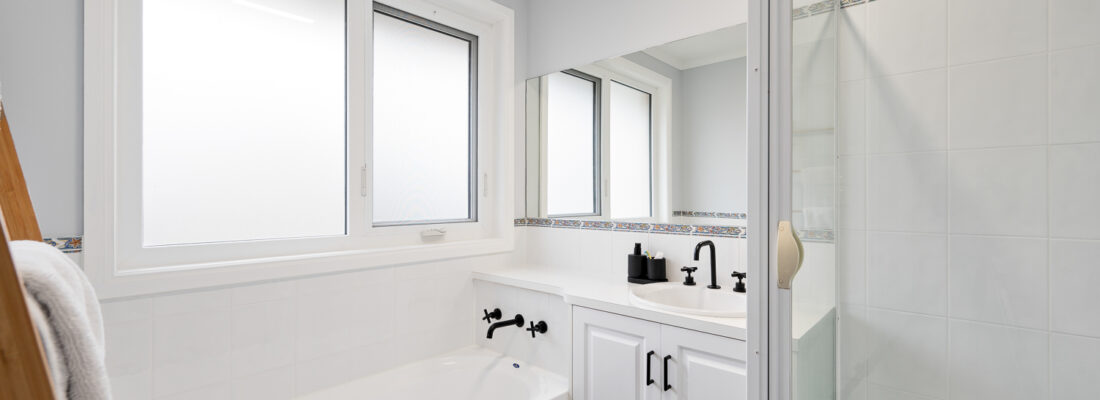 Kelly Fall & Jo Brownless Kelly Fall, Jo Brownless Fall Real Estate Kelly Fall & Jo Brownless