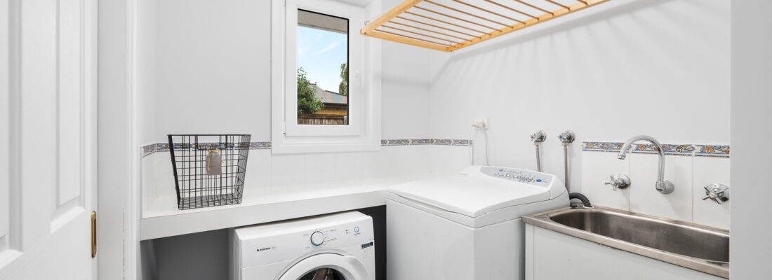 Kelly Fall & Jo Brownless Kelly Fall, Jo Brownless Fall Real Estate Kelly Fall & Jo Brownless