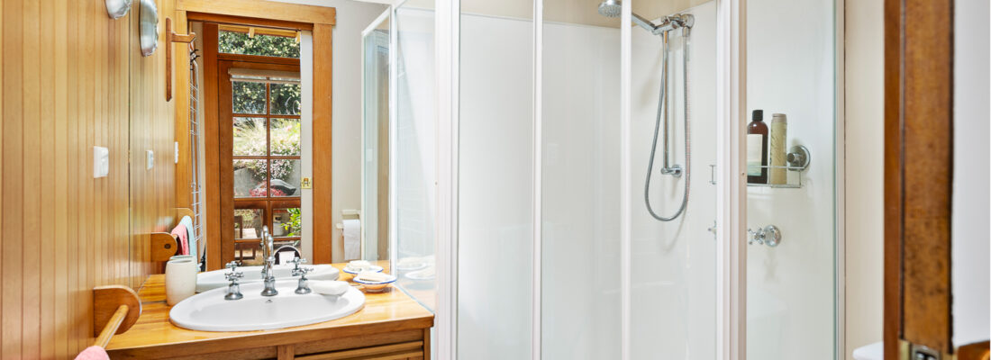 Kelly Fall & Jo Brownless Kelly Fall, Jo Brownless Fall Real Estate Kelly Fall & Jo Brownless