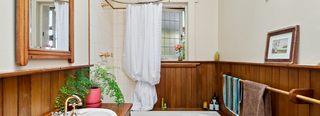 Kelly Fall & Jo Brownless Kelly Fall, Jo Brownless Fall Real Estate Kelly Fall & Jo Brownless