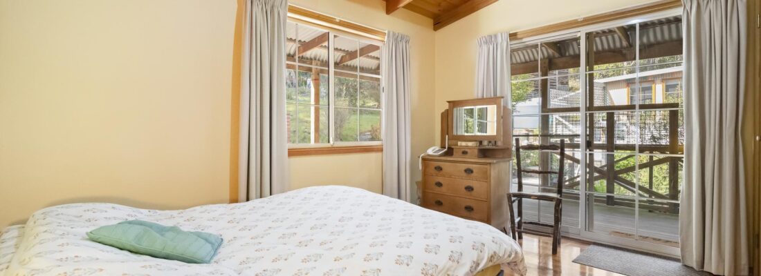 Naomi van Schie Naomi van Schie Fall Real Estate Naomi van Schie