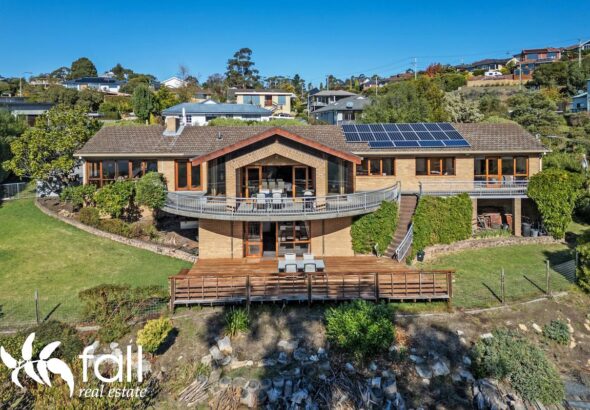 Fall Real Estate 6 Jerrim Place, KINGSTON BEACH TAS 7050