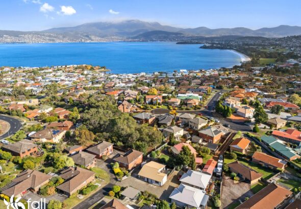 Fall Real Estate 3/447 Oceana Drive, HOWRAH TAS 7018