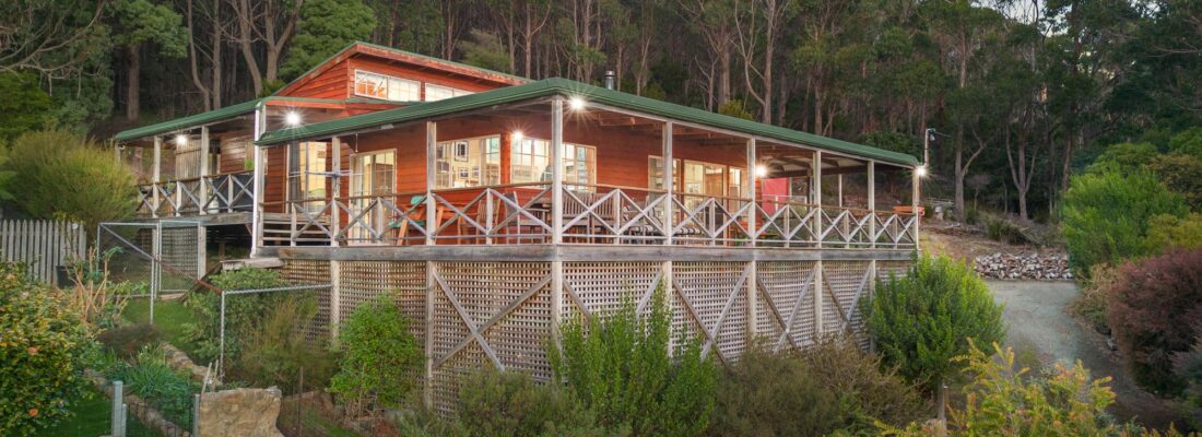 Naomi van Schie Naomi van Schie Fall Real Estate Naomi van Schie