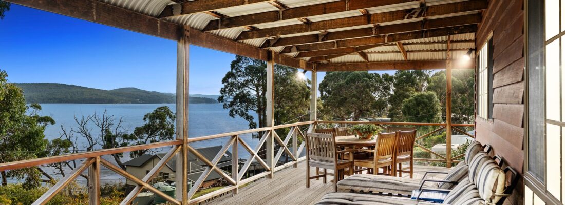 Naomi van Schie Naomi van Schie Fall Real Estate Naomi van Schie