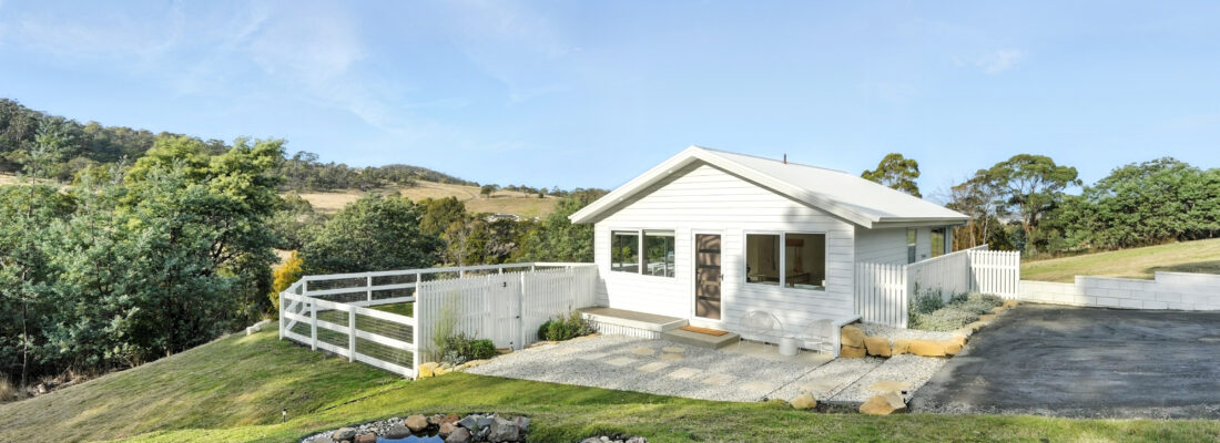 Kelly Fall & Jo Brownless Kelly Fall, Jo Brownless Fall Real Estate Kelly Fall & Jo Brownless