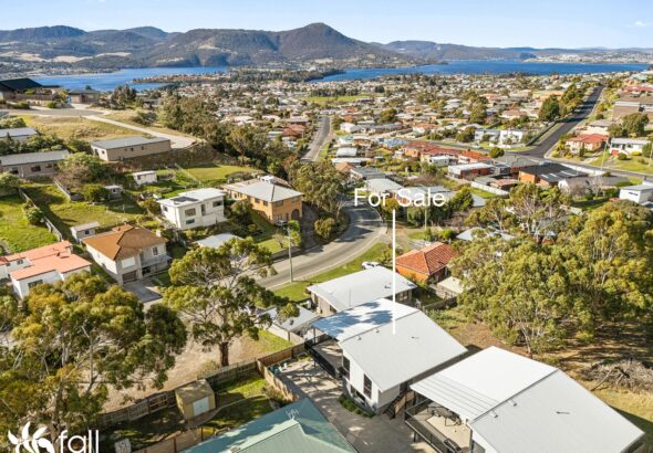 Fall Real Estate 2/9 Elliston Street, CLAREMONT TAS 7011