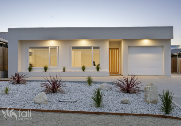 Fall Real Estate 11 Angelina Drive, ROKEBY TAS 7019