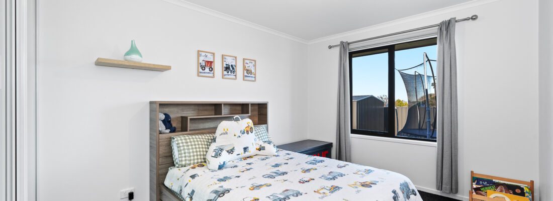 Kelly Fall & Jo Brownless Kelly Fall, Jo Brownless Fall Real Estate Kelly Fall & Jo Brownless