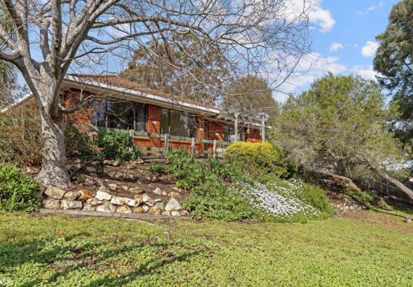 Fall Real Estate 9 Anitra Close, GEILSTON BAY TAS 7015