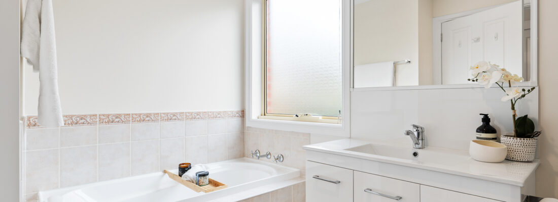 Kelly Fall & Jo Brownless Kelly Fall, Jo Brownless Fall Real Estate Kelly Fall & Jo Brownless