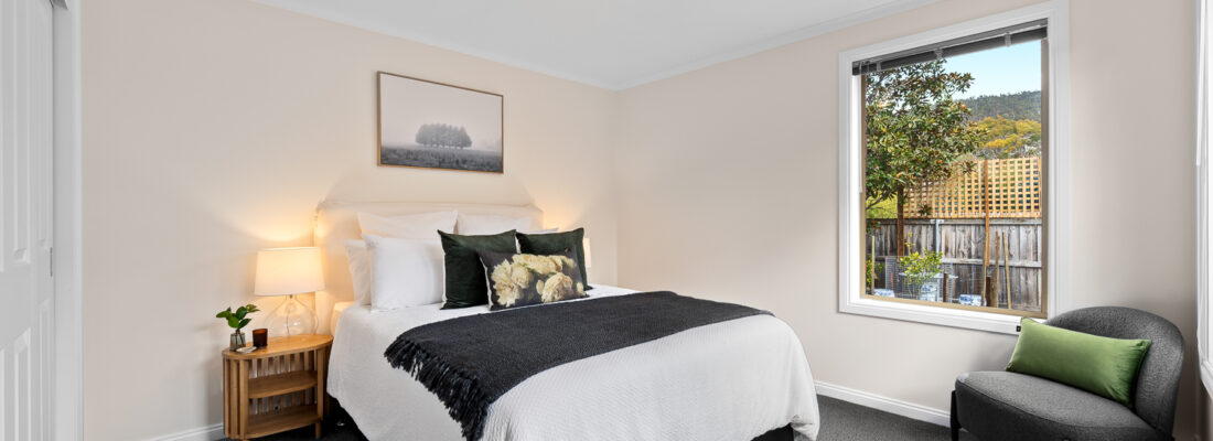 Kelly Fall & Jo Brownless Kelly Fall, Jo Brownless Fall Real Estate Kelly Fall & Jo Brownless