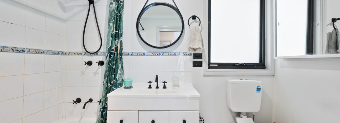 Kelly Fall & Jo Brownless Kelly Fall, Jo Brownless Fall Real Estate Kelly Fall & Jo Brownless