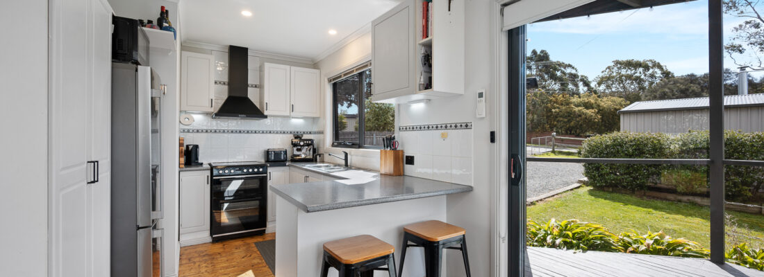 Kelly Fall & Jo Brownless Kelly Fall, Jo Brownless Fall Real Estate Kelly Fall & Jo Brownless