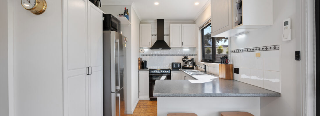 Kelly Fall & Jo Brownless Kelly Fall, Jo Brownless Fall Real Estate Kelly Fall & Jo Brownless