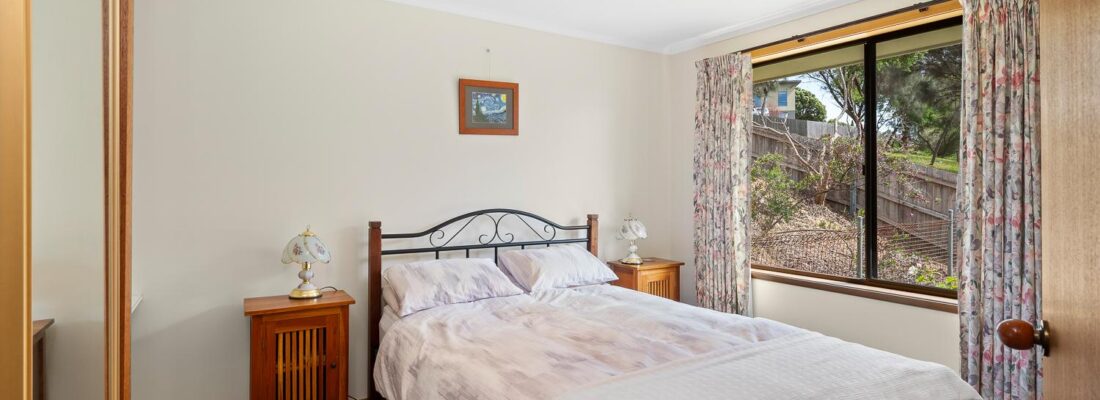 Kelly Fall & Jo Brownless Kelly Fall, Jo Brownless Fall Real Estate Kelly Fall & Jo Brownless