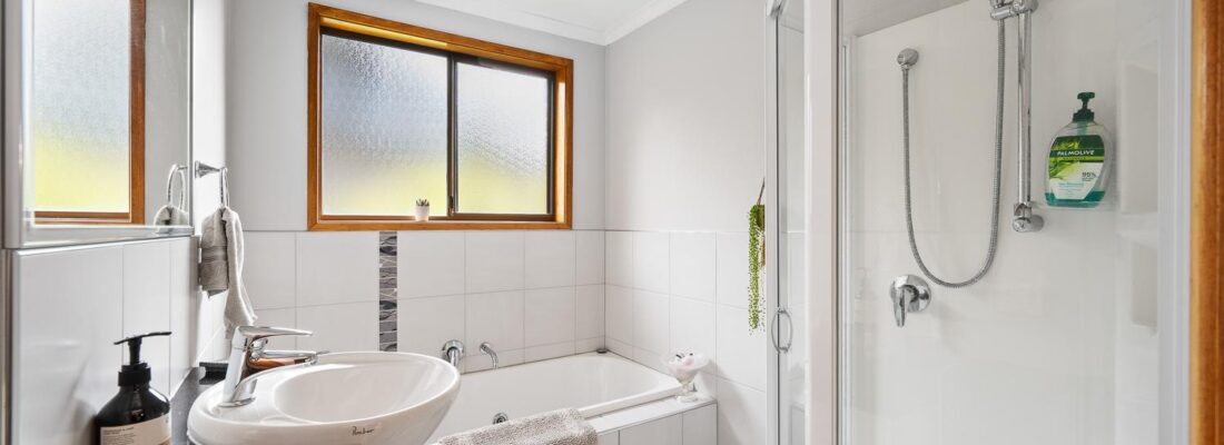 Kelly Fall & Jo Brownless Kelly Fall, Jo Brownless Fall Real Estate Kelly Fall & Jo Brownless