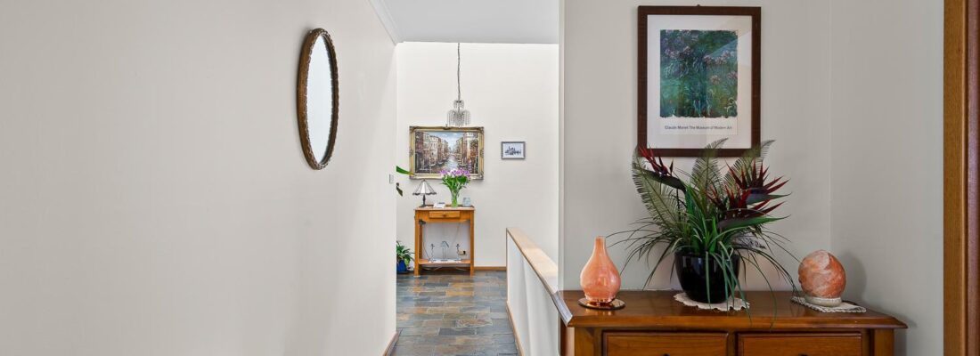 Kelly Fall & Jo Brownless Kelly Fall, Jo Brownless Fall Real Estate Kelly Fall & Jo Brownless