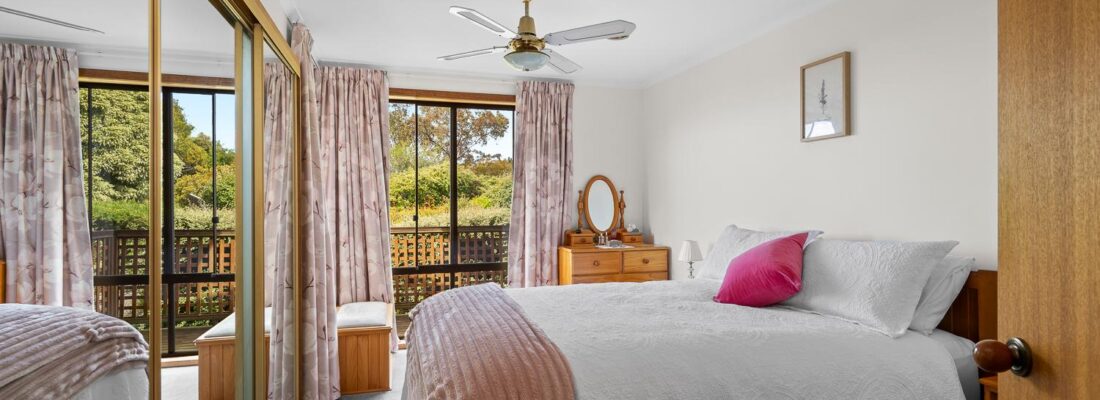 Kelly Fall & Jo Brownless Kelly Fall, Jo Brownless Fall Real Estate Kelly Fall & Jo Brownless