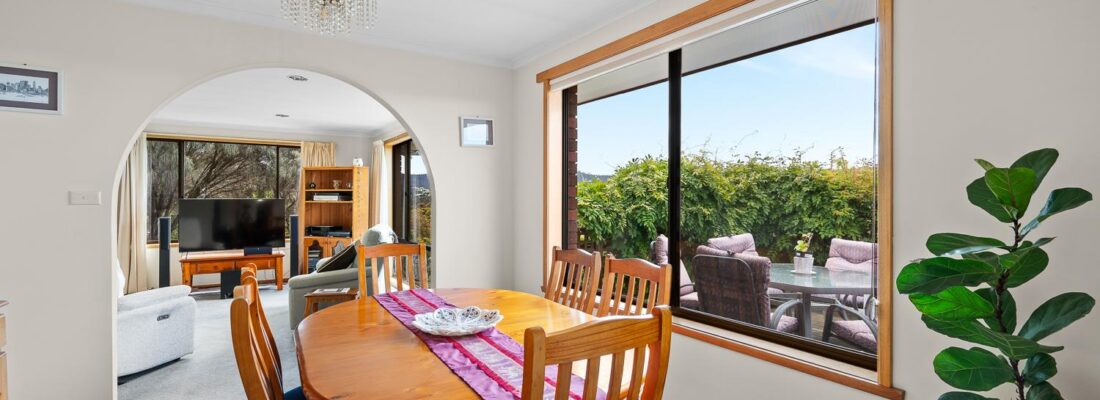 Kelly Fall & Jo Brownless Kelly Fall, Jo Brownless Fall Real Estate Kelly Fall & Jo Brownless