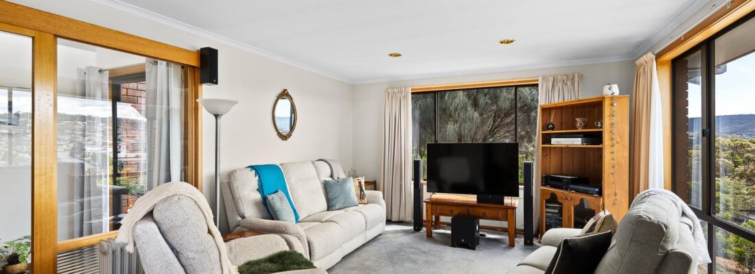 Kelly Fall & Jo Brownless Kelly Fall, Jo Brownless Fall Real Estate Kelly Fall & Jo Brownless