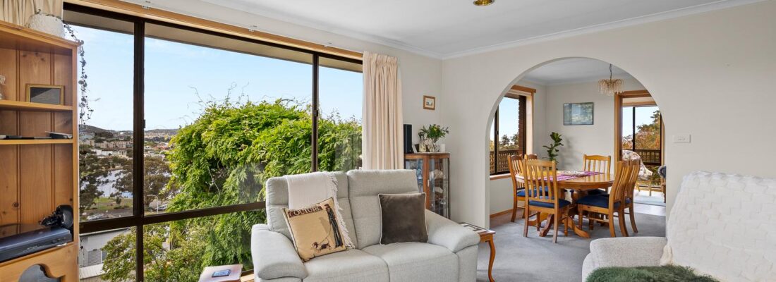 Kelly Fall & Jo Brownless Kelly Fall, Jo Brownless Fall Real Estate Kelly Fall & Jo Brownless