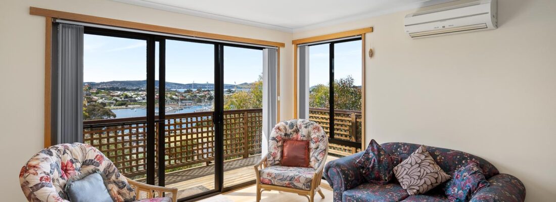 Kelly Fall & Jo Brownless Kelly Fall, Jo Brownless Fall Real Estate Kelly Fall & Jo Brownless